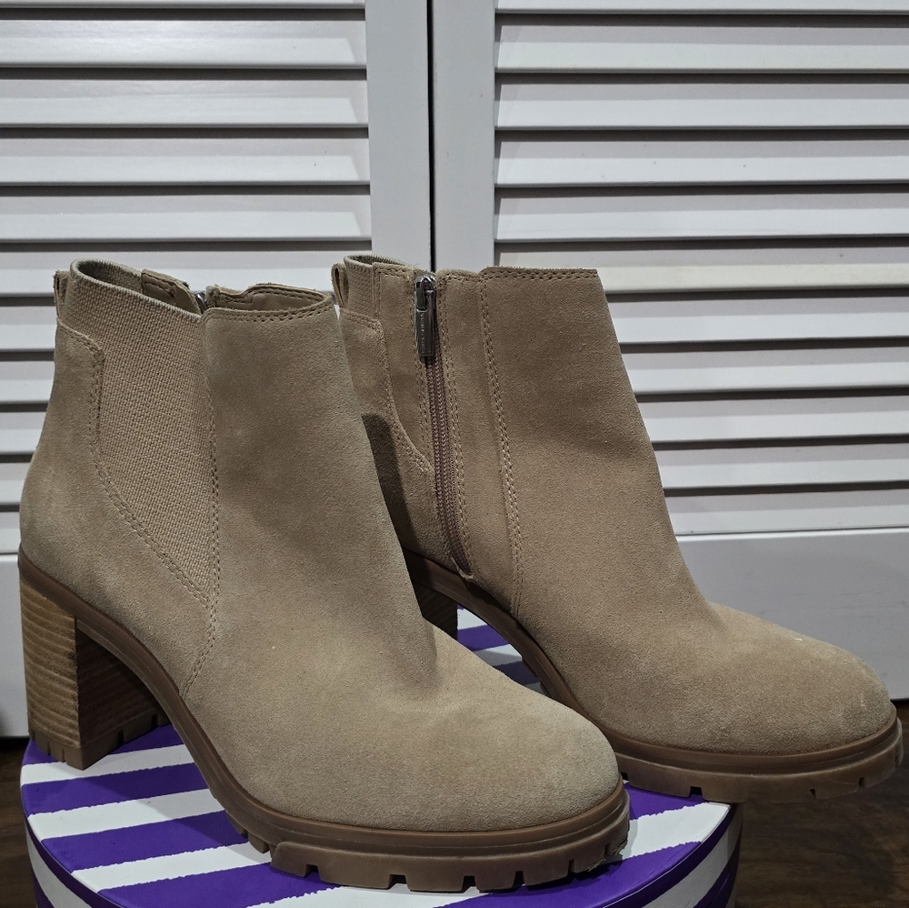 Vince Camuto Tan Suede Ankle Bootie, 9M/40